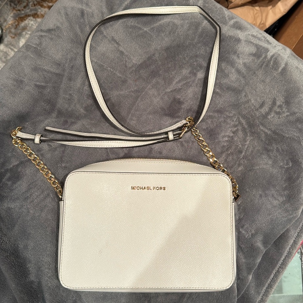 White Michael Kors crossbody